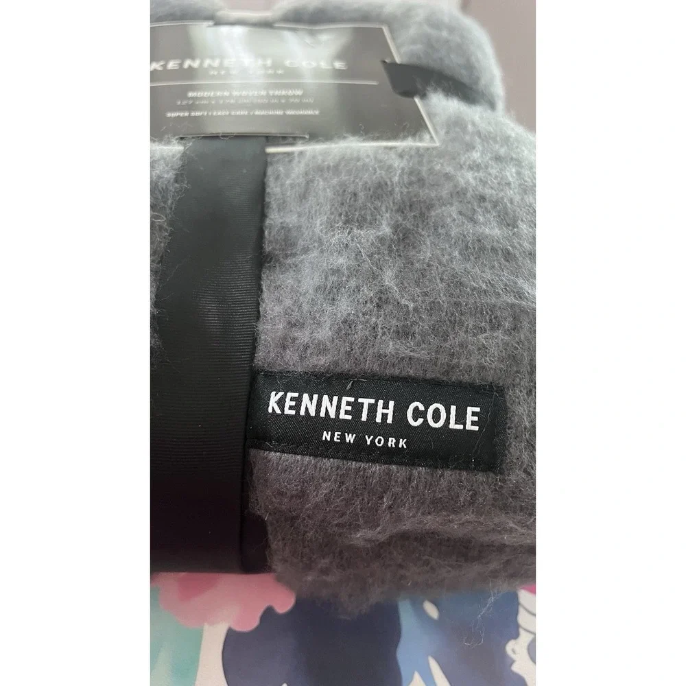 Kenneth Cole New York Modern Wovan Throw